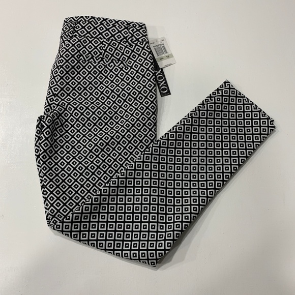 XOXO Pants - 5 for $25 XOXO Sophie Pants Geometric Pattern